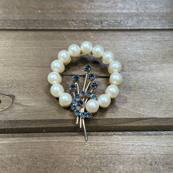 Vintage Pearl Wreath Brooch with Faux Sapphire Flower Accent - Picture 4 of 6